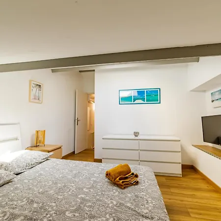 T3 De Tourisme Voltaire Hyeres